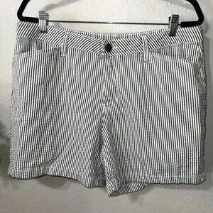 St. John’s Bay Seersucker Shorts Size 14